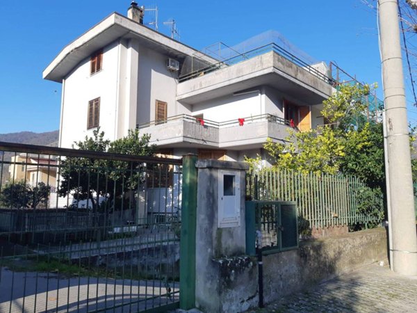 casa indipendente in vendita a Castel San Giorgio