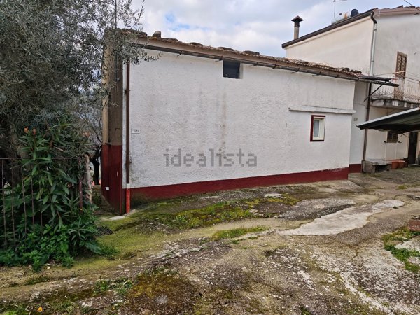 casa indipendente in vendita a Castel San Lorenzo