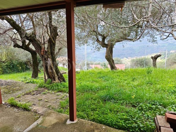 casa indipendente in vendita a Castel San Lorenzo