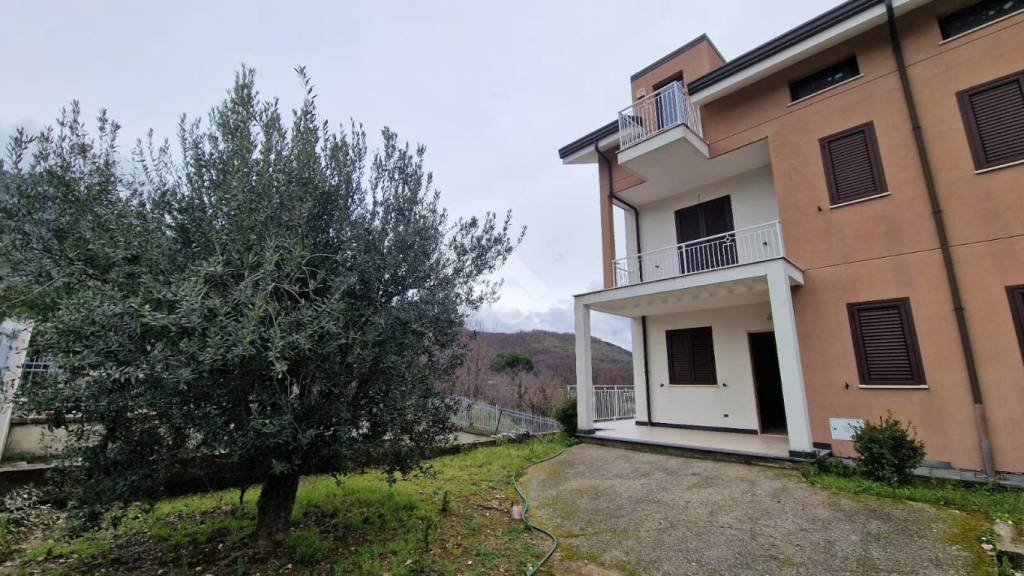 casa indipendente in vendita a Castiglione del Genovesi