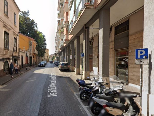 negozio in vendita a Cava de' Tirreni