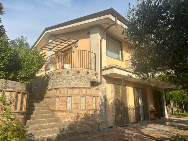 casa indipendente in vendita a Cava de' Tirreni in zona Petrellosa