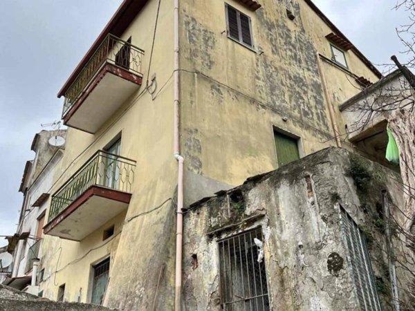 appartamento in vendita a Cava de' Tirreni in zona Croce