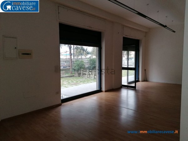 locale commerciale a Cava de' Tirreni in zona Centro Storico / Scacciaventi