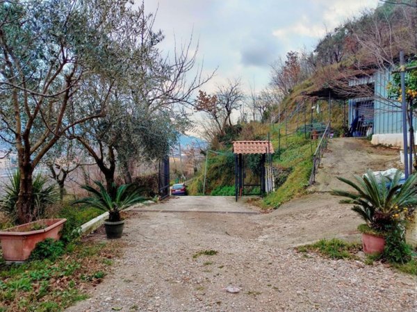 negozio in vendita a Cava de' Tirreni in zona San Martino