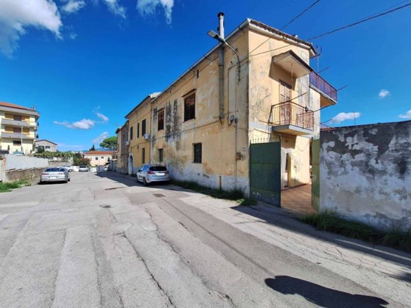 pentavano in vendita a Cava de' Tirreni