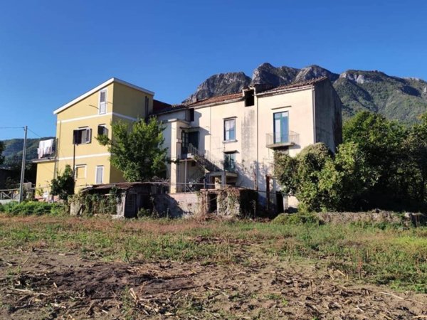 casa indipendente in vendita a Cava de' Tirreni in zona Passiano