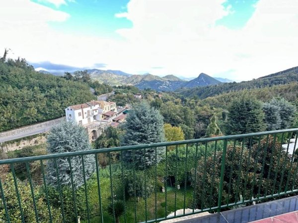 appartamento in vendita a Cava de' Tirreni in zona Castagneto / Corpo di Cava