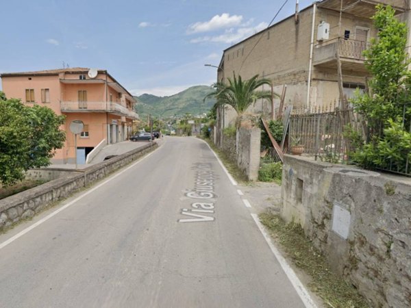 appartamento in vendita a Cava de' Tirreni in zona Santa Lucia