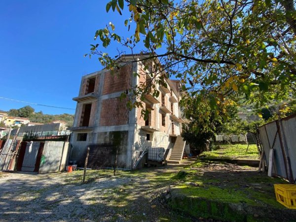 casa indipendente in vendita a Cava de' Tirreni
