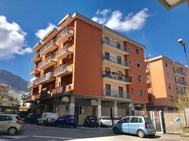 negozio in vendita a Cava de' Tirreni