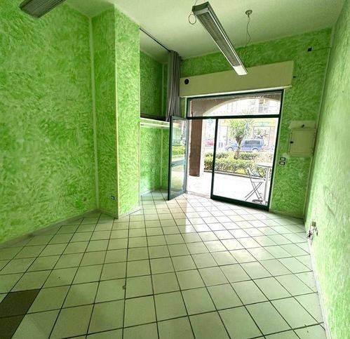 negozio in vendita a Cava de' Tirreni in zona Centro Storico / Scacciaventi