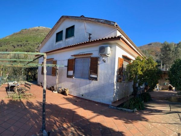 casa indipendente in vendita a Cava de' Tirreni in zona Sant'Anna