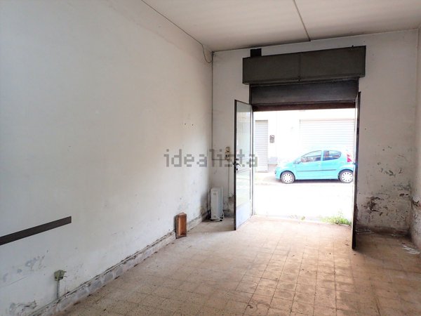locale commerciale a Cava de' Tirreni in zona Centro Storico / Scacciaventi