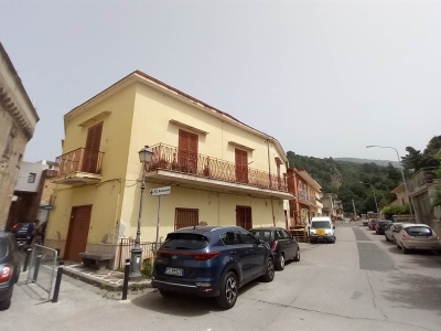 locale commerciale in vendita a Cava de' Tirreni
