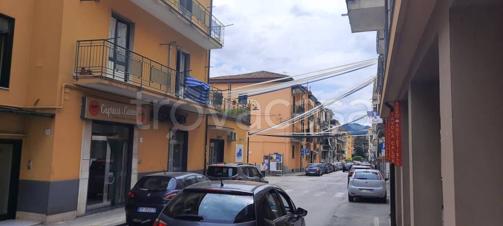 negozio in vendita a Cava de' Tirreni