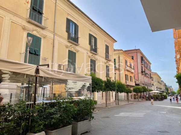 negozio in vendita a Cava de' Tirreni