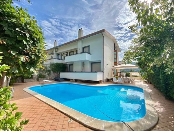 casa indipendente in vendita a Cava de' Tirreni in zona San Lorenzo
