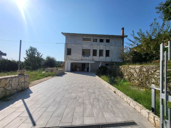 casa indipendente in vendita a Cava de' Tirreni