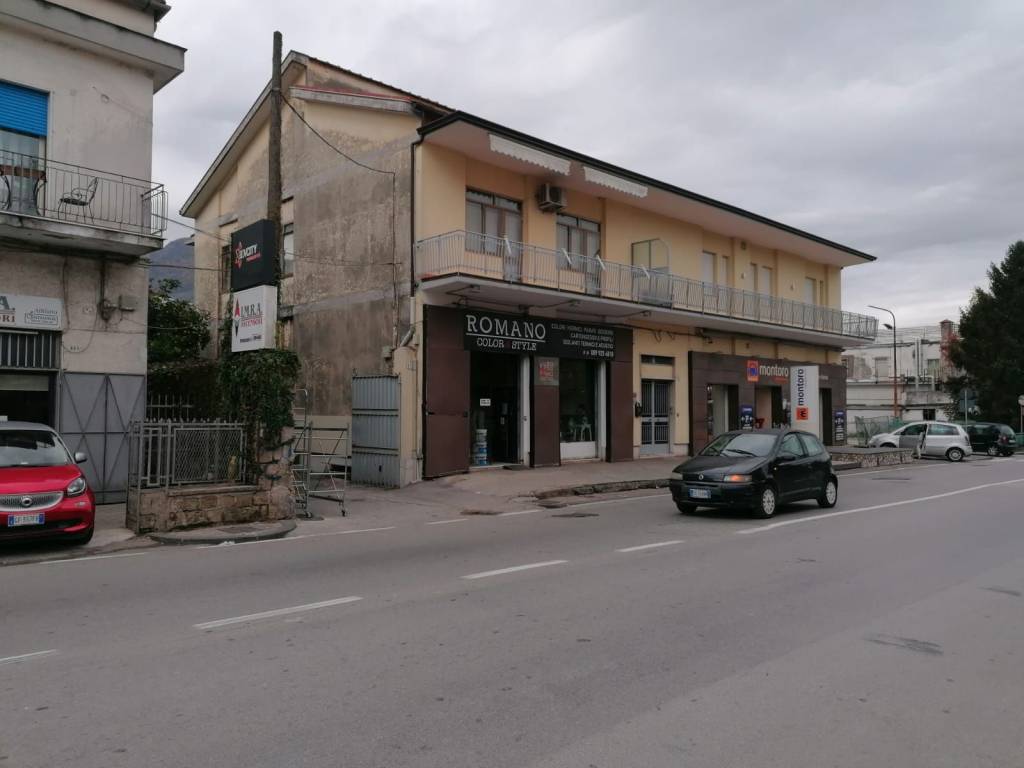 negozio in vendita a Cava de' Tirreni