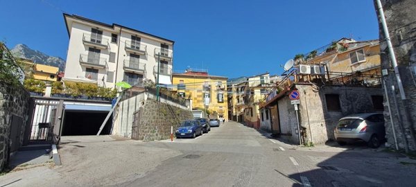 appartamento in vendita a Cava de' Tirreni in zona Centro Storico / Scacciaventi