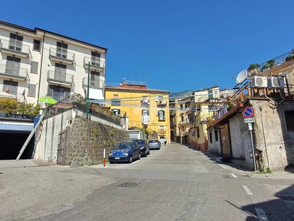 appartamento in vendita a Cava de' Tirreni in zona Centro Storico / Scacciaventi