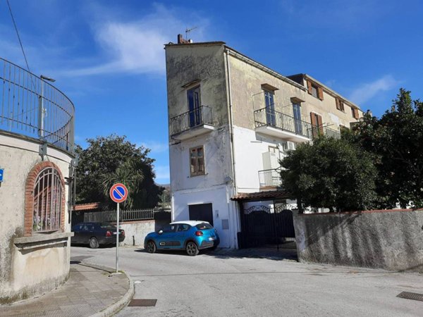 appartamento in vendita a Cava de' Tirreni in zona Castagneto / Corpo di Cava