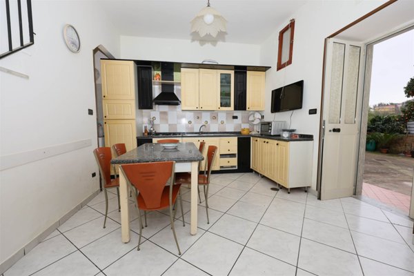 casa indipendente in vendita a Cava de' Tirreni in zona Li Curti