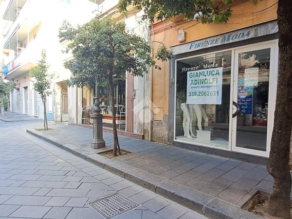 negozio in vendita a Cava de' Tirreni in zona Centro Storico / Scacciaventi