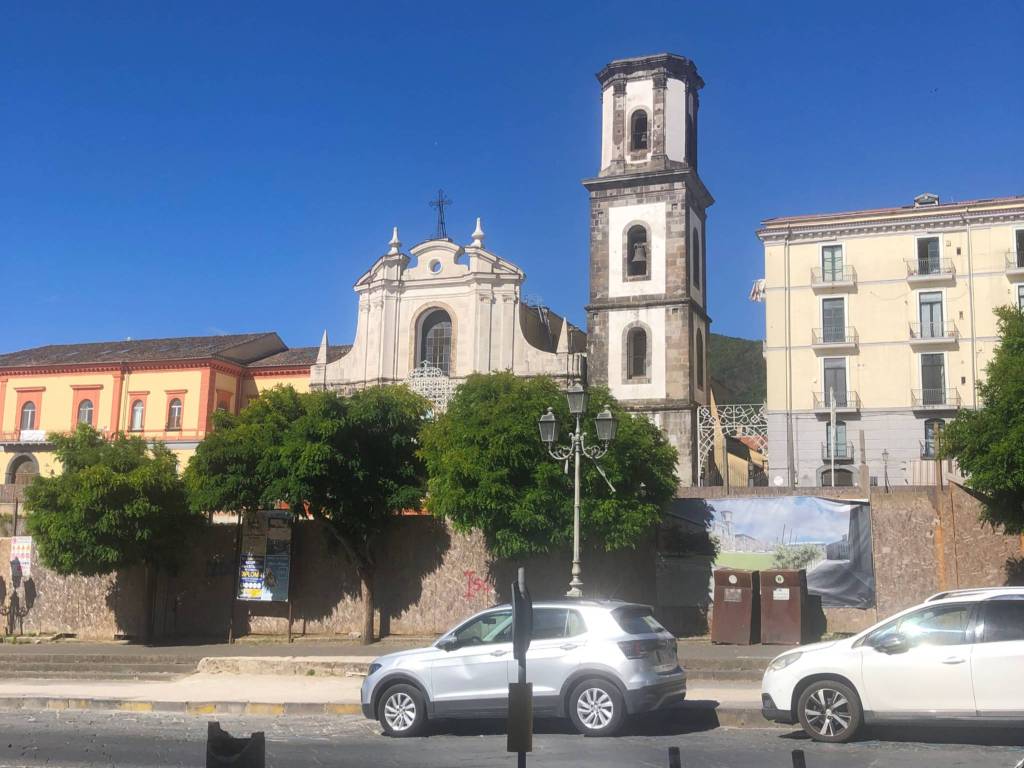 negozio in vendita a Cava de' Tirreni in zona Centro Storico / Scacciaventi