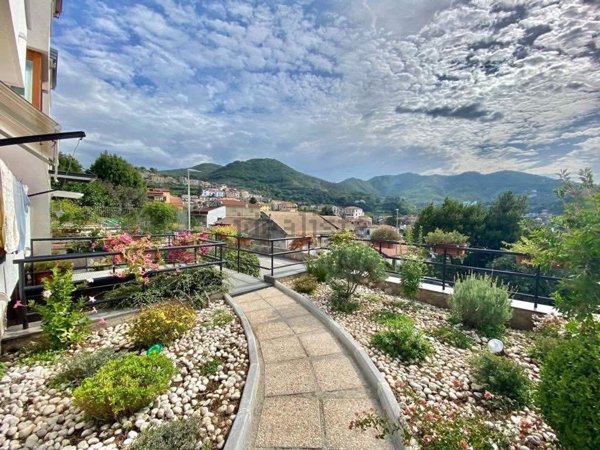 casa indipendente in vendita a Cava de' Tirreni in zona San Lorenzo