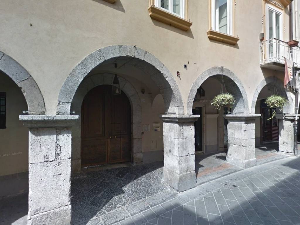 locale commerciale in vendita a Cava de' Tirreni