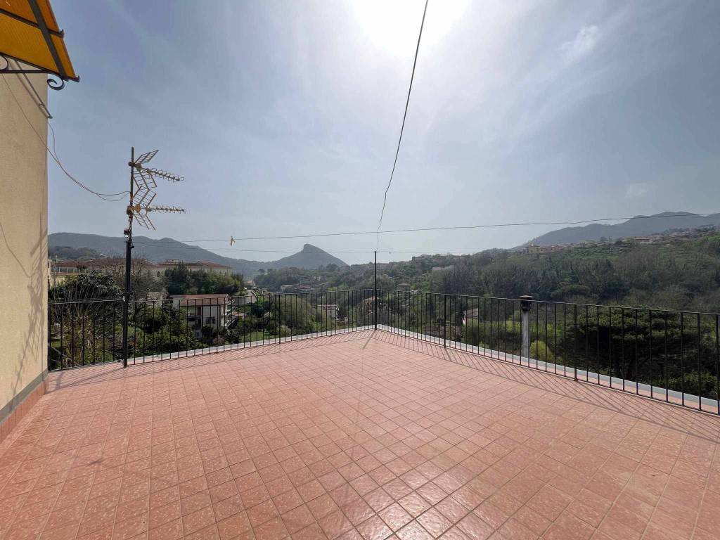 appartamento in vendita a Cava de' Tirreni in zona Centro Storico / Scacciaventi