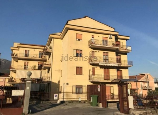 appartamento in vendita a Cava de' Tirreni in zona Centro Storico / Scacciaventi