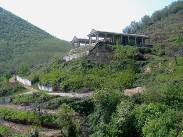 negozio in vendita a Cava de' Tirreni