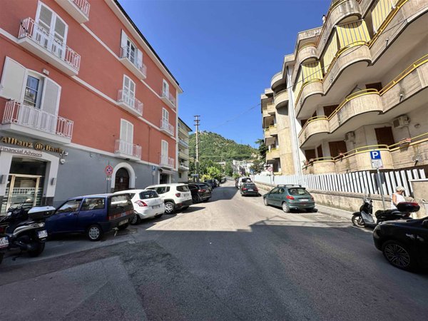 appartamento in vendita a Cava de' Tirreni in zona Centro Storico / Scacciaventi