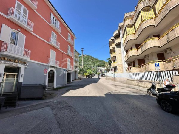 appartamento in vendita a Cava de' Tirreni in zona Centro Storico / Scacciaventi
