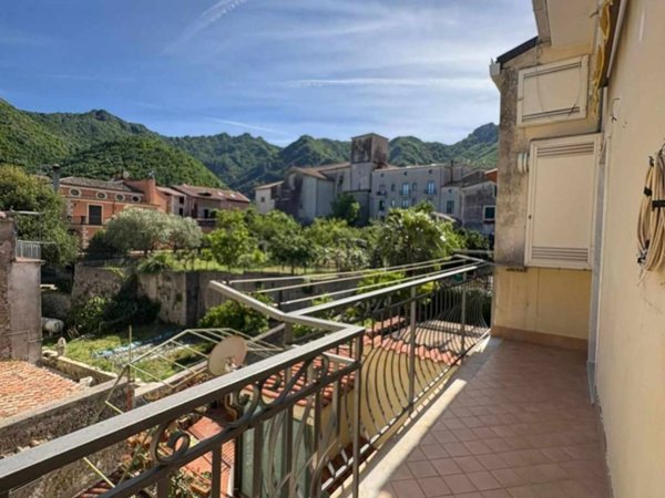 appartamento in vendita a Cava de' Tirreni in zona Castagneto / Corpo di Cava