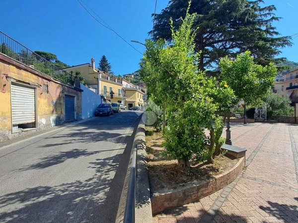 negozio in vendita a Cava de' Tirreni in zona Annunziata