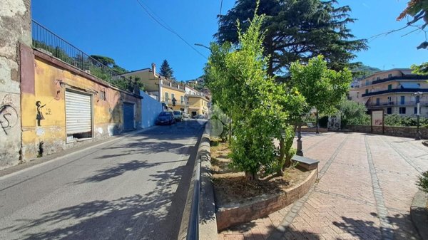 casa indipendente in vendita a Cava de' Tirreni in zona Annunziata