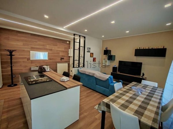 appartamento in vendita a Cava de' Tirreni in zona Centro Storico / Scacciaventi