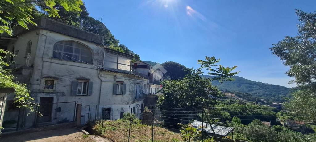 casa indipendente in vendita a Cava de' Tirreni