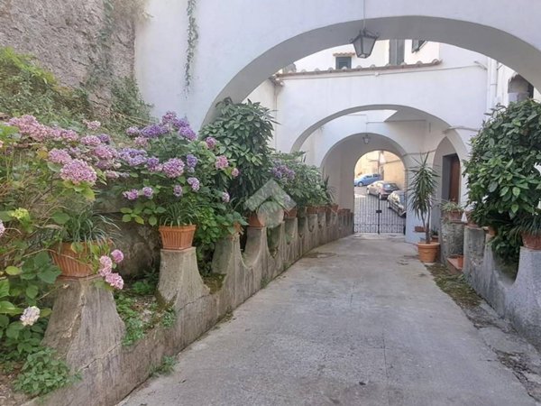 appartamento in vendita a Cava de' Tirreni in zona Annunziata