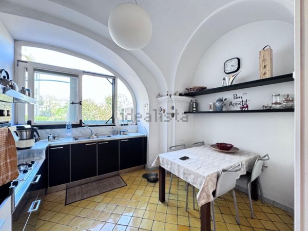 appartamento in vendita a Cava de' Tirreni in zona Centro Storico / Scacciaventi