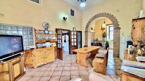 appartamento in vendita a Cava de' Tirreni in zona Centro Storico / Scacciaventi