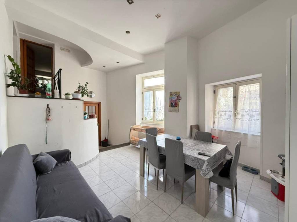 appartamento in vendita a Cava de' Tirreni in zona Pregiato