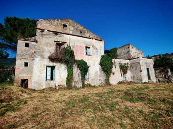 casa indipendente in vendita a Cava de' Tirreni in zona Santa Lucia