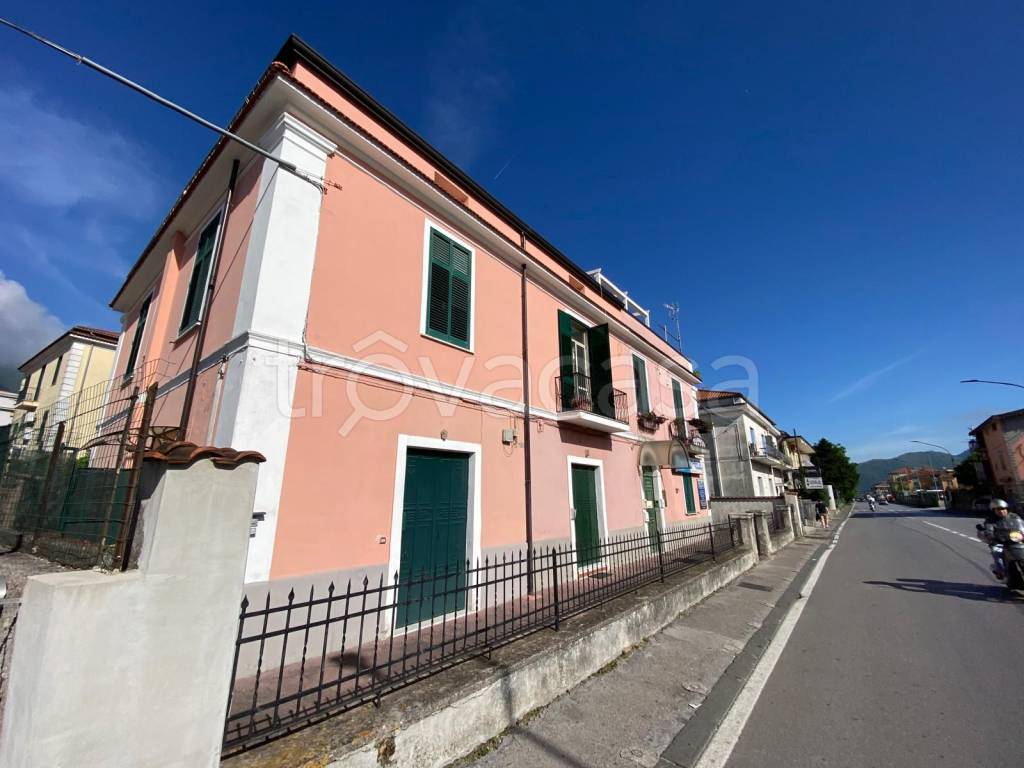 appartamento in vendita a Cava de' Tirreni in zona Centro Storico / Scacciaventi