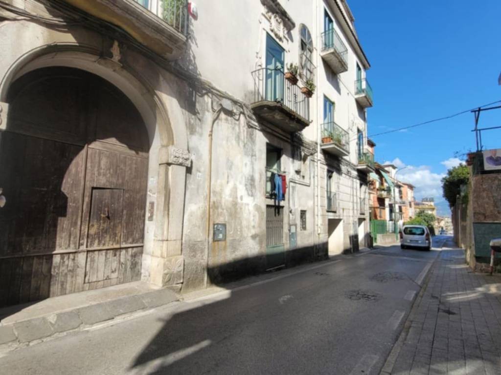 appartamento in vendita a Cava de' Tirreni in zona Centro Storico / Scacciaventi