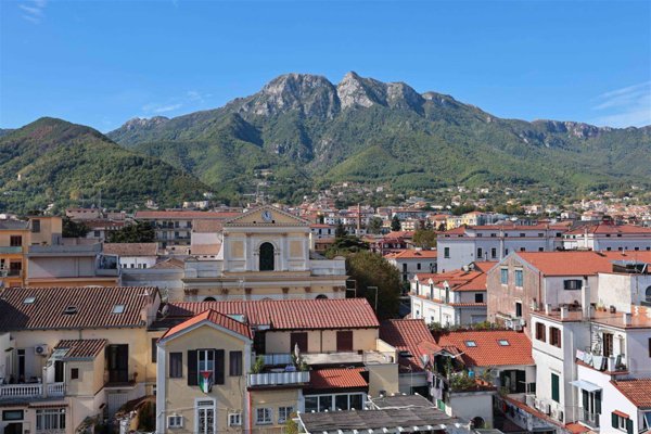 appartamento in vendita a Cava de' Tirreni in zona Centro Storico / Scacciaventi